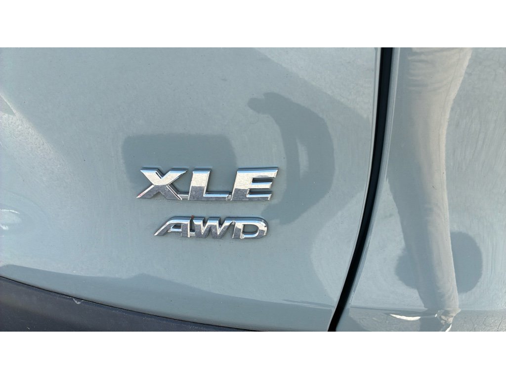 Used 2022 Toyota RAV4 XLE w/ Convenience Package image 7