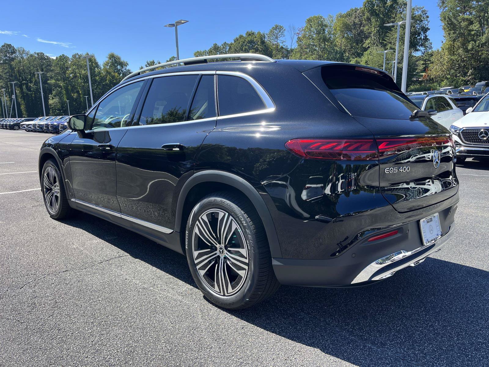 New 2027 Mercedes-Benz EQS 400 4MATIC SUV image 13