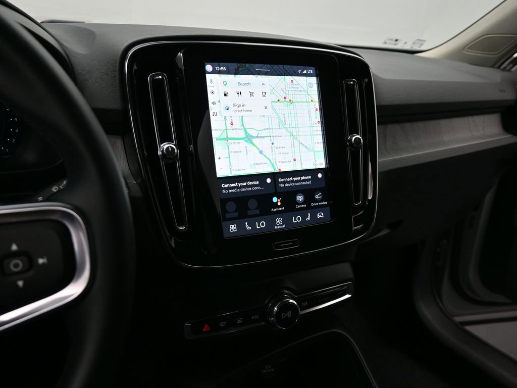 Used 2025 Volvo XC40 B5 Plus image 11