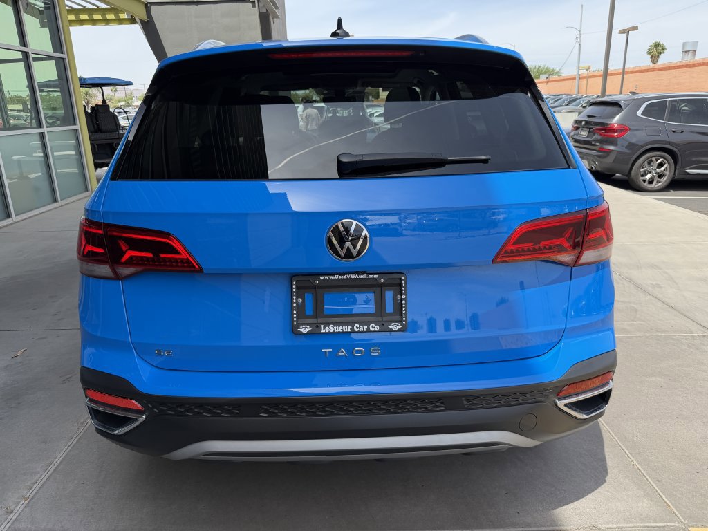 Used 2024 Volkswagen Taos SE w/ Panoramic Sunroof Package FWD image 13