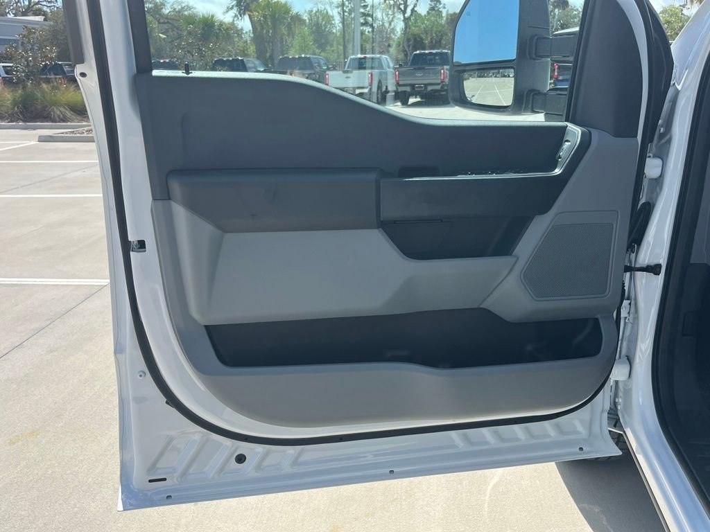 New 2026 Ford F250 XL w/ XL Chrome Package image 16