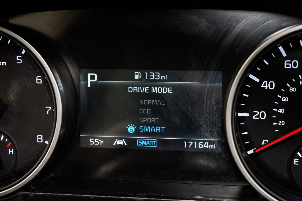 Certified 2024 Kia Carnival LX image 13