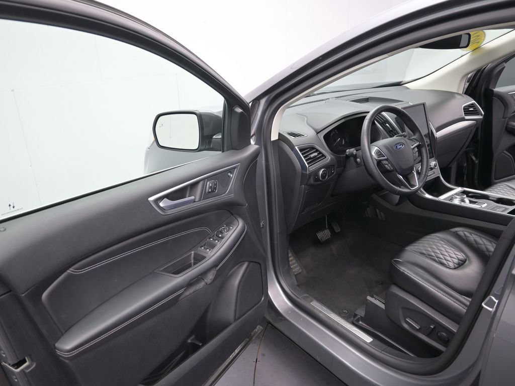 Used 2024 Ford Edge Titanium image 12