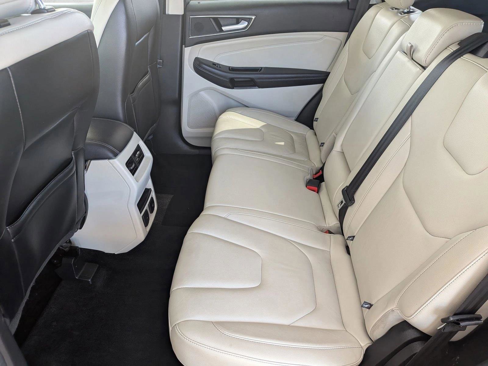 Used 2018 Ford Edge Titanium w/ Technology Package AWD/4WD image 18