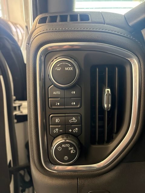 Used 2021 Chevrolet Silverado 1500 LT Trail Boss w/ Convenience Package II AWD/4WD image 30