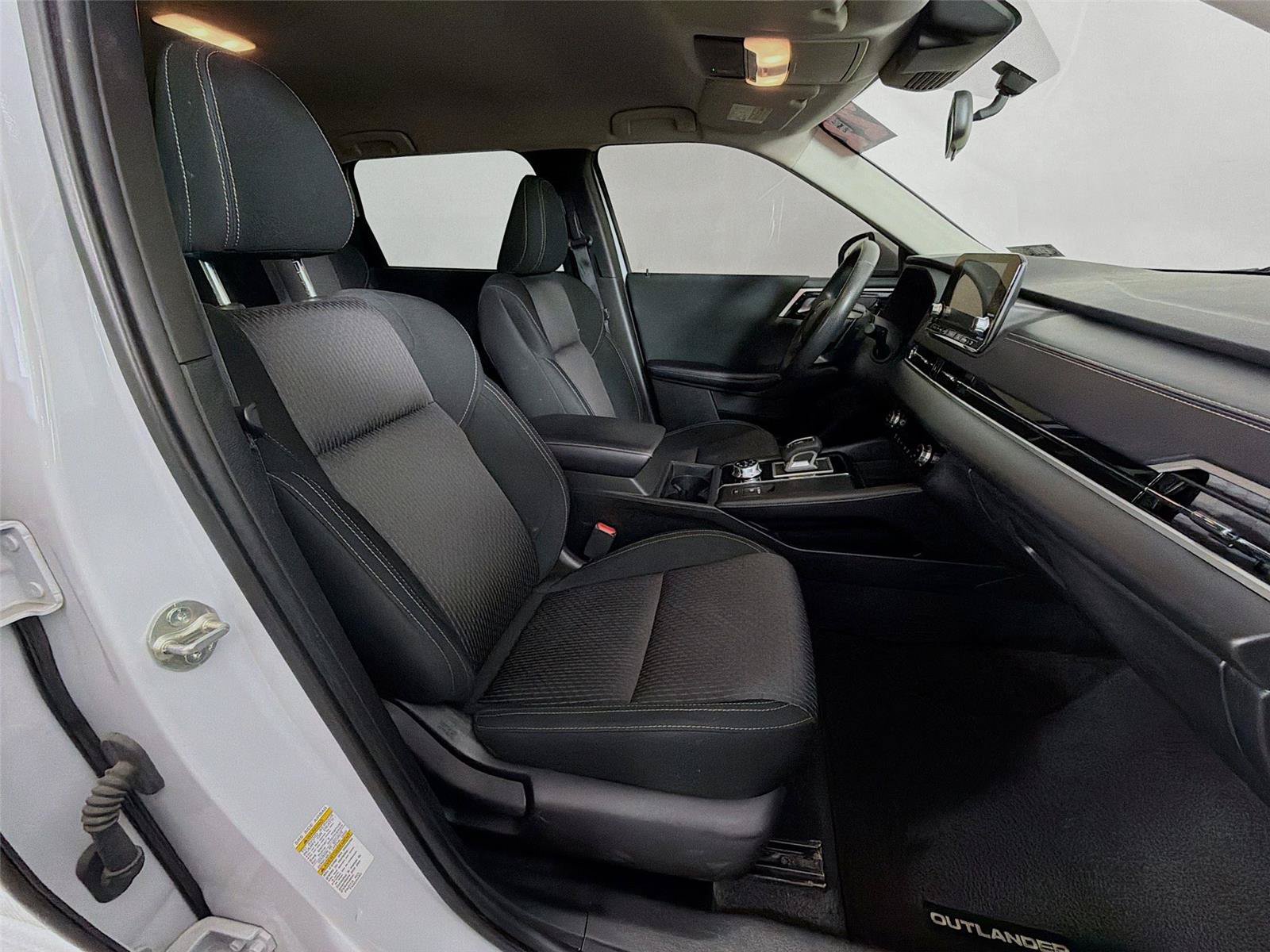 Used 2022 Mitsubishi Outlander ES AWD/4WD image 29