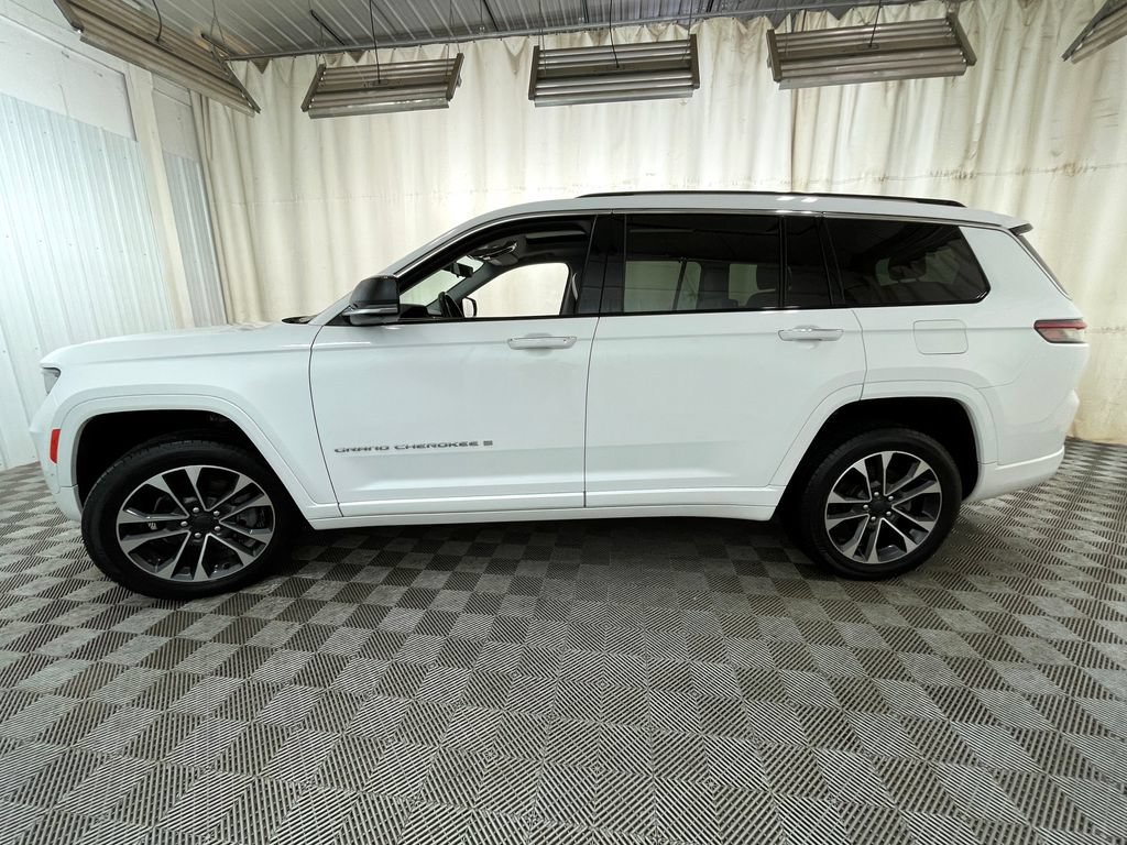 Used 2021 Jeep Grand Cherokee L Overland w/ Advanced Protech Group III AWD/4WD image 24