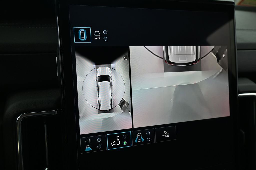 Used 2025 GMC Yukon XL Denali AWD/4WD image 21
