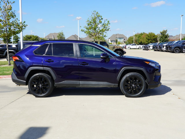 Used 2019 Toyota RAV4 XLE Premium FWD image 18
