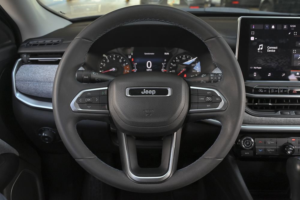 Used 2022 Jeep Compass Latitude image 16