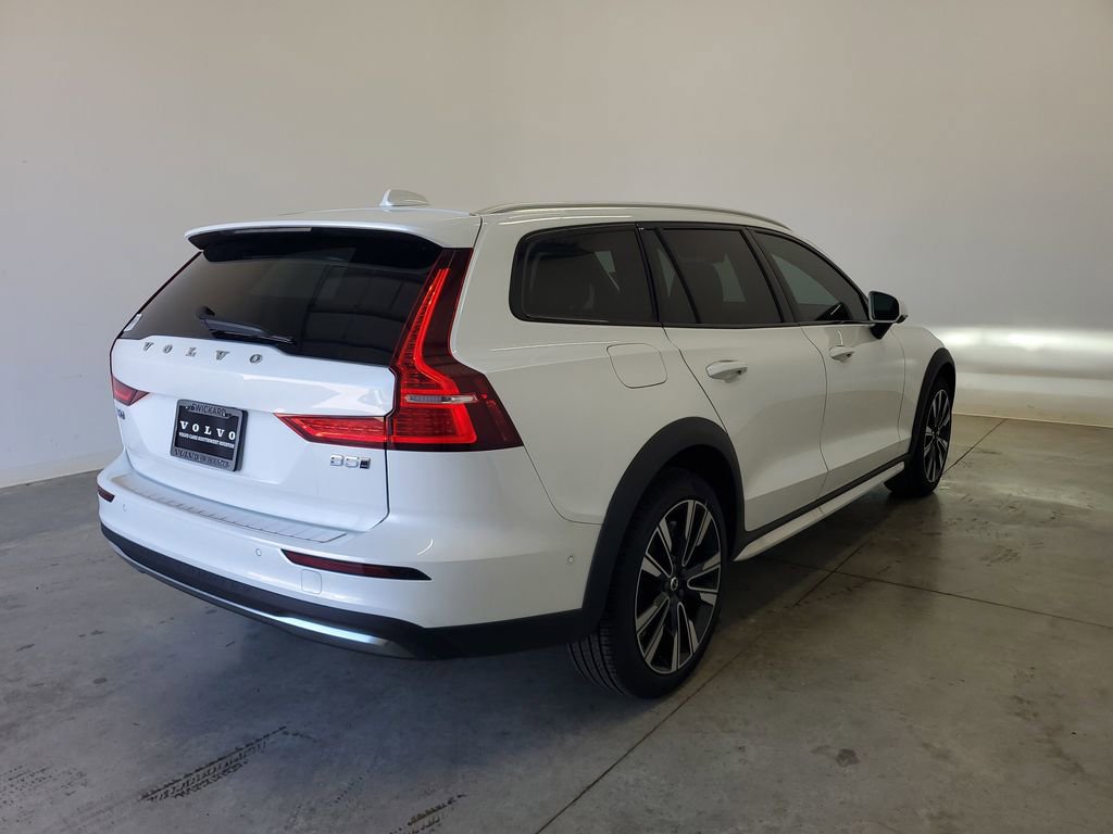 New 2025 Volvo V60 B5 Cross Country Ultra w/ Protection Package Premier image 5