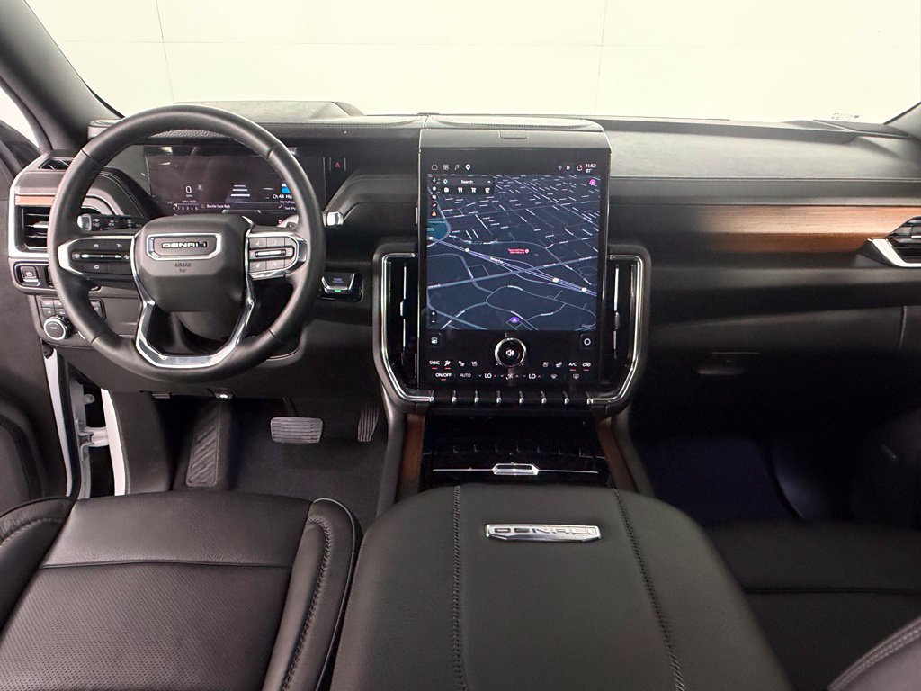 Used 2025 GMC Yukon XL Denali AWD/4WD image 13