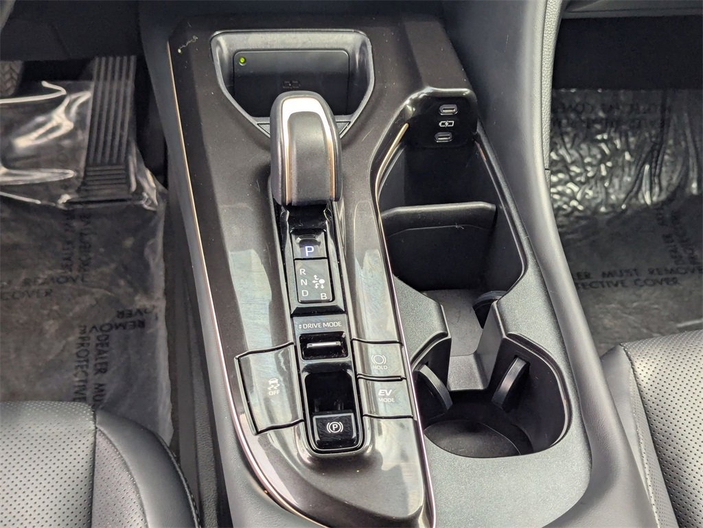 Used 2024 Toyota Crown Limited image 23