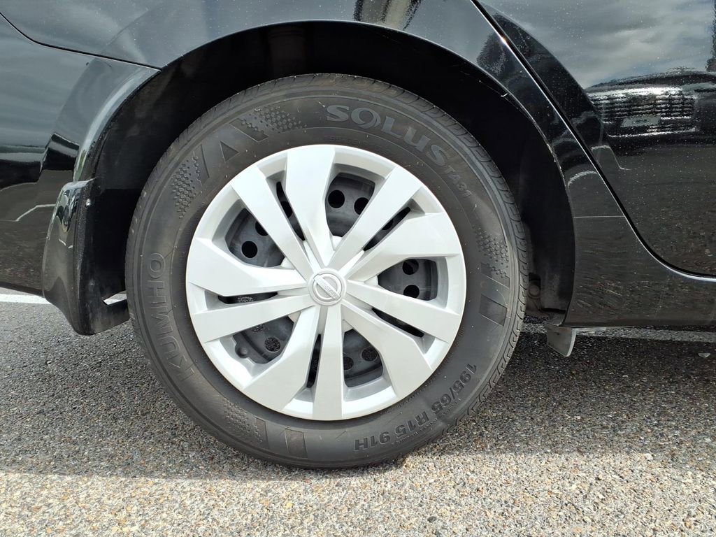 Used 2024 Nissan Versa S w/ Trunk Package image 19