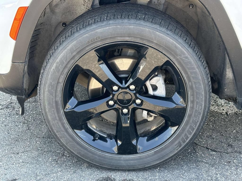 Certified 2024 Jeep Grand Cherokee Altitude AWD/4WD image 9