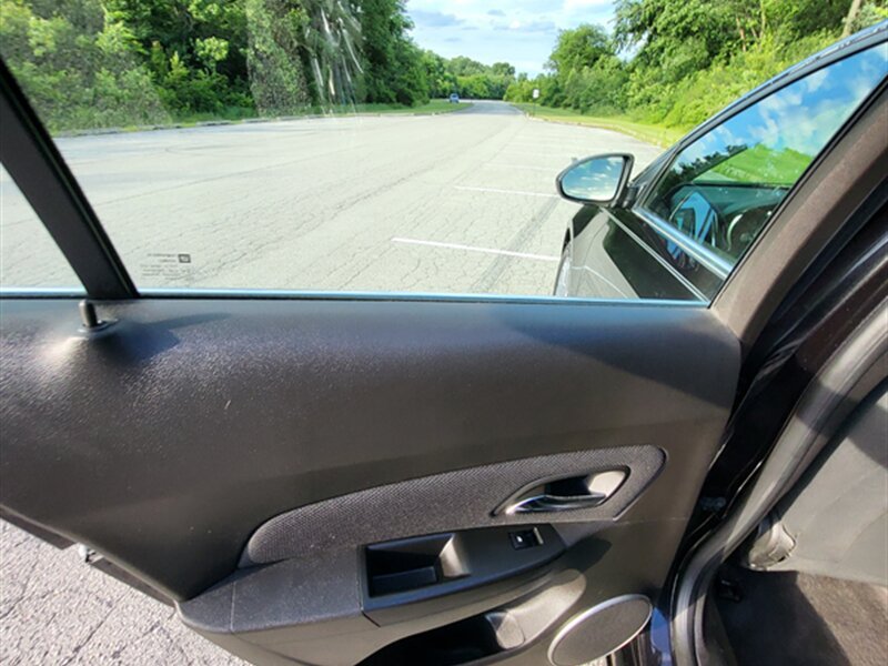Used 2011 Chevrolet Cruze Eco FWD image 25