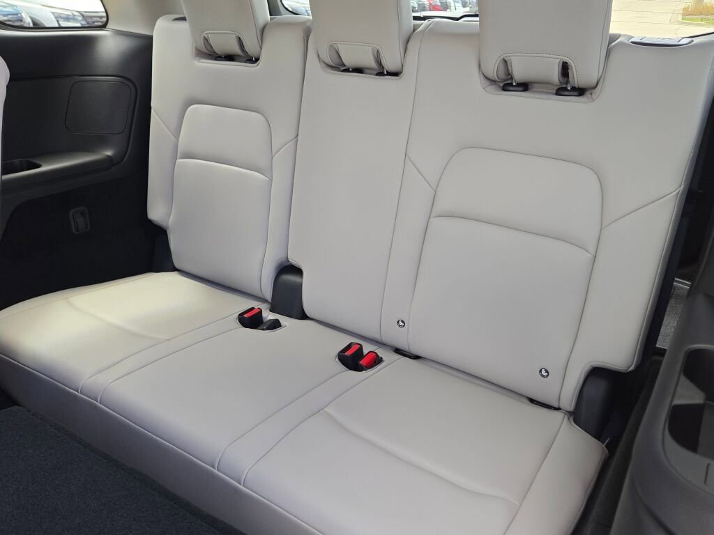 New 2026 Nissan Pathfinder SL w/ Cargo Package AWD/4WD image 15
