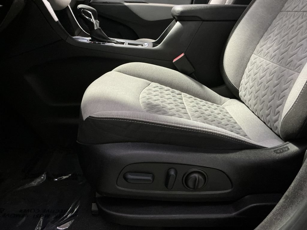 Used 2023 Chevrolet Equinox LS w/ LS Convenience Package FWD image 15