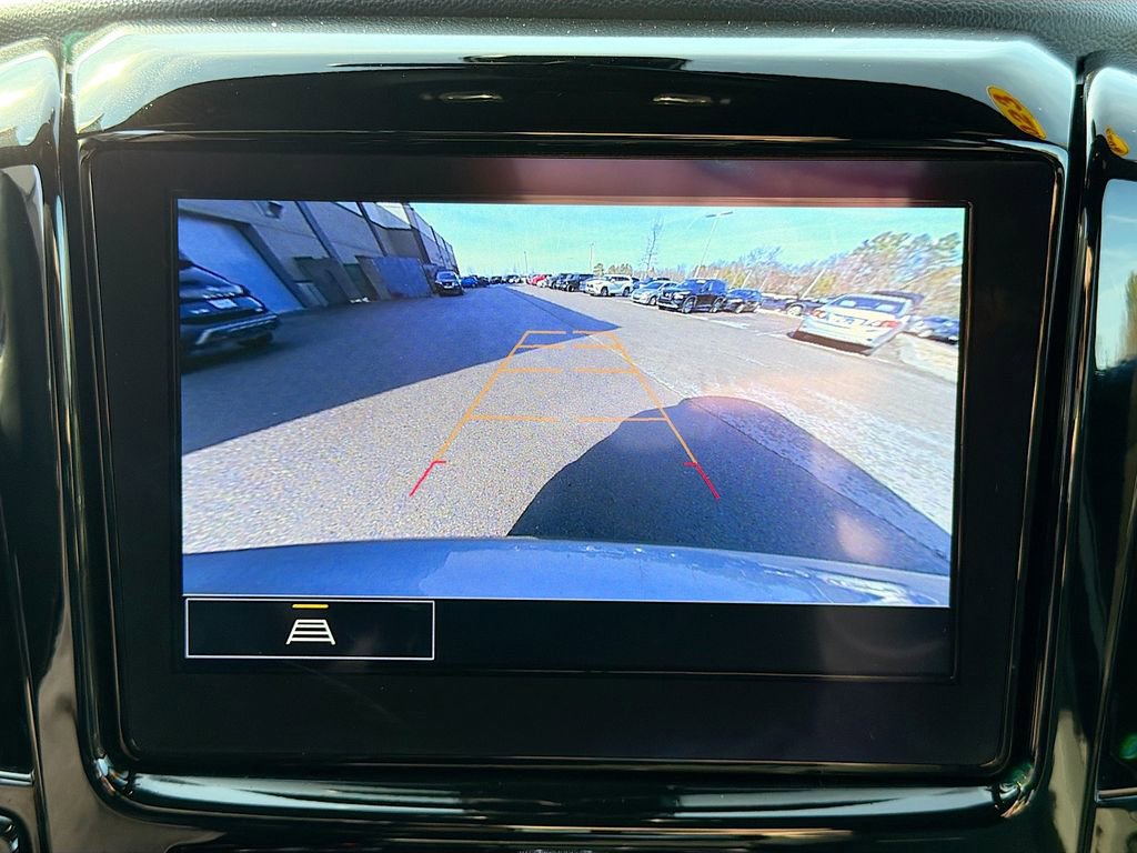 Used 2023 Chevrolet Traverse LT image 35