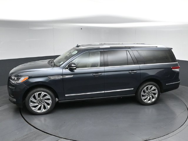 Certified 2024 Lincoln Navigator L Reserve AWD/4WD image 47