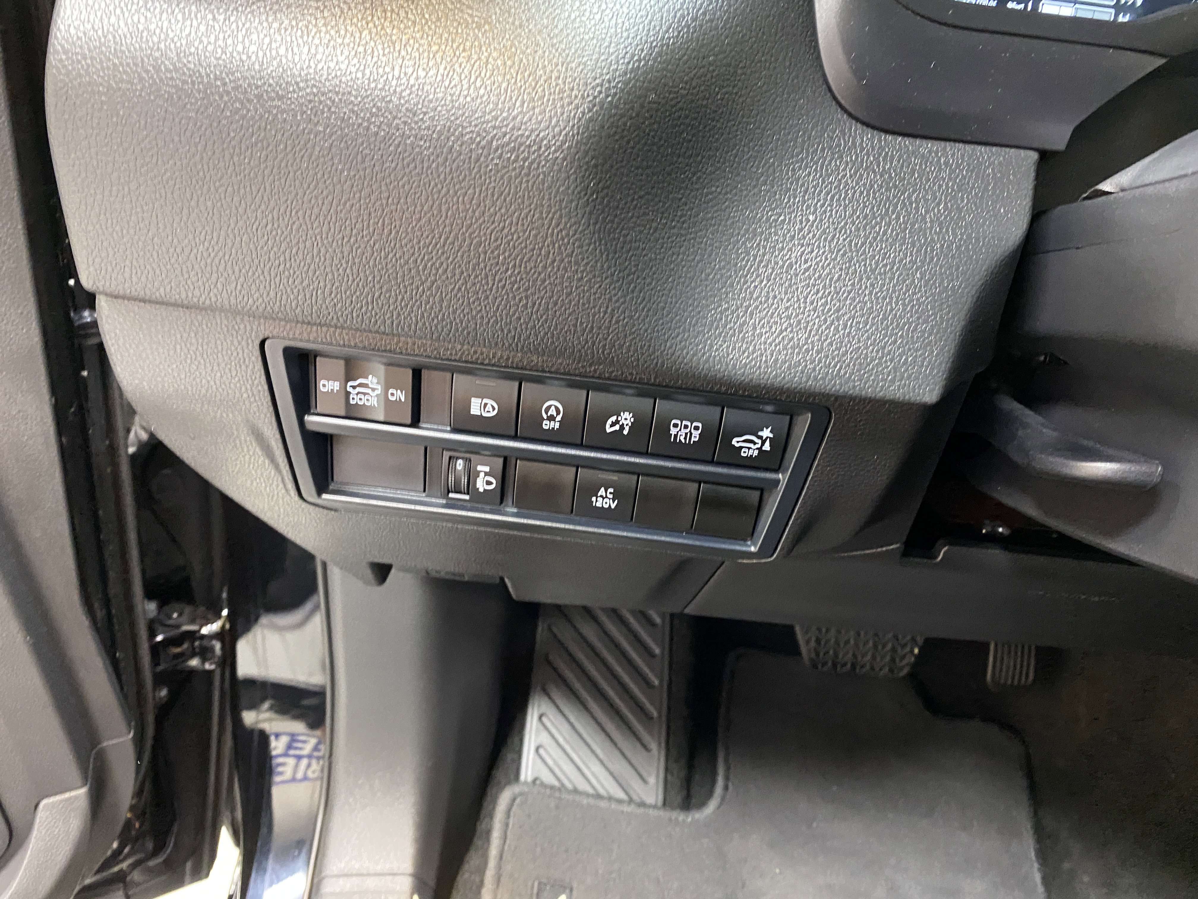 Used 2025 Toyota Tundra Limited w/ Power Package image 36