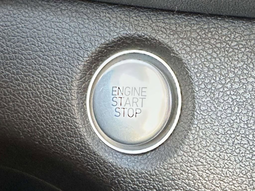 Used 2020 Hyundai Santa Fe SEL image 35