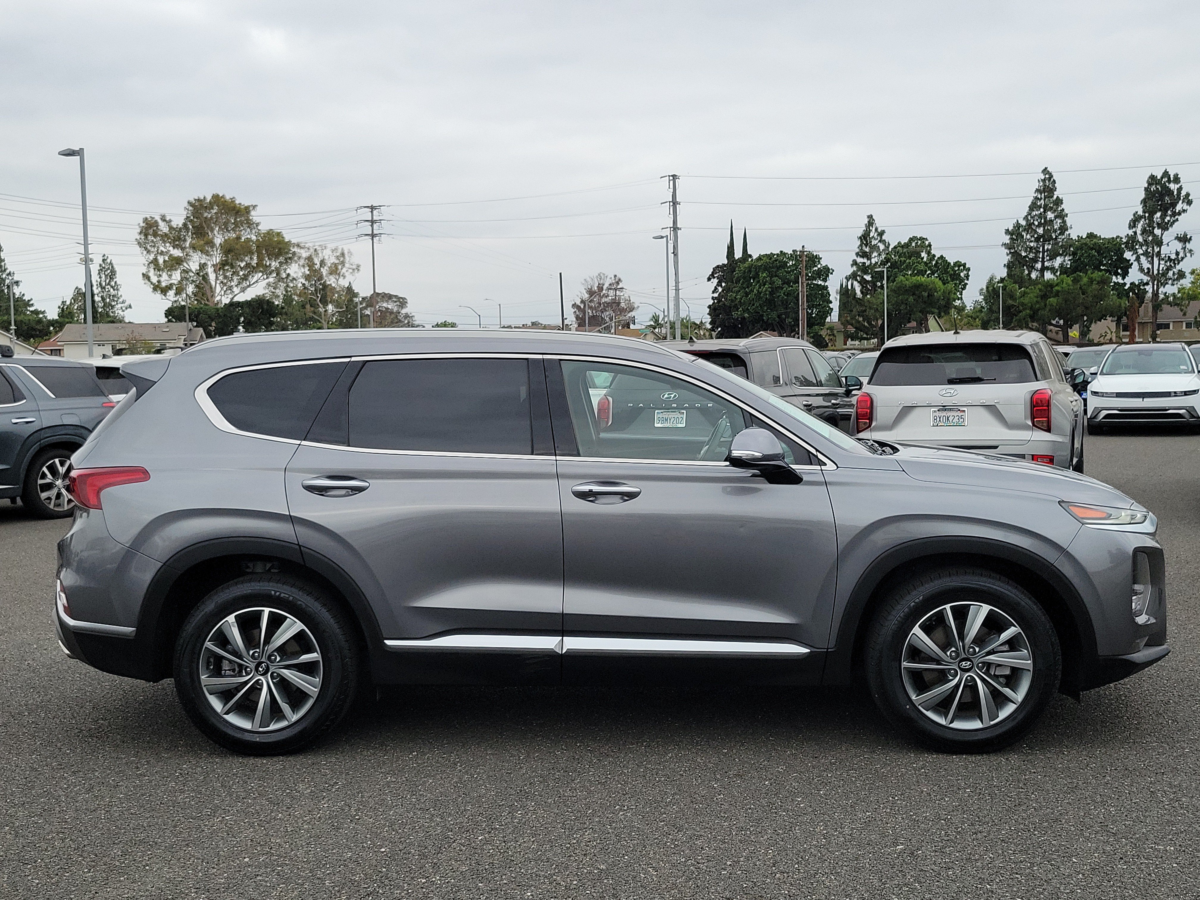 Used 2019 Hyundai Santa Fe Limited FWD image 5