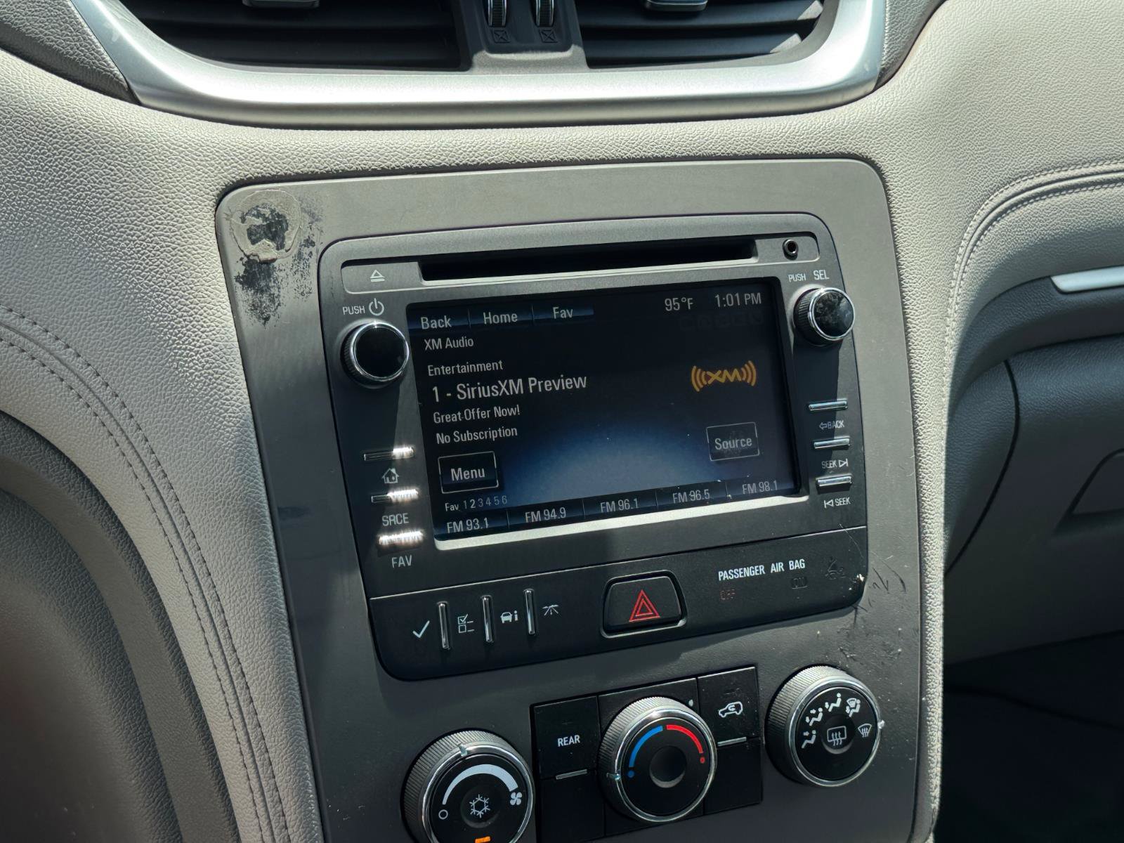 Used 2015 Chevrolet Traverse LS FWD image 16