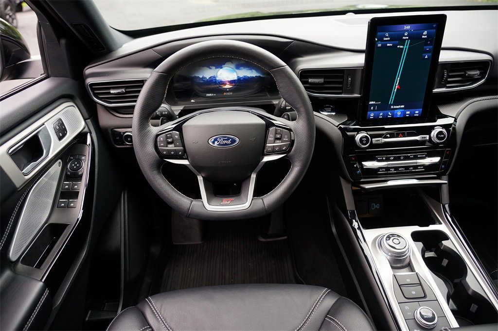 Used 2023 Ford Explorer ST w/ Technology Package image 21