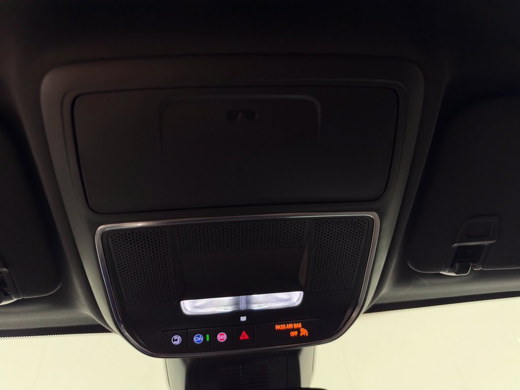 New 2027 Chevrolet Equinox RS w/ Convenience Package III FWD image 24