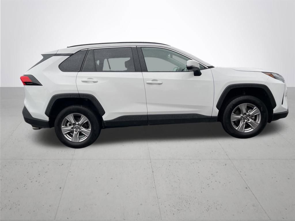 Used 2025 Toyota RAV4 XLE image 4