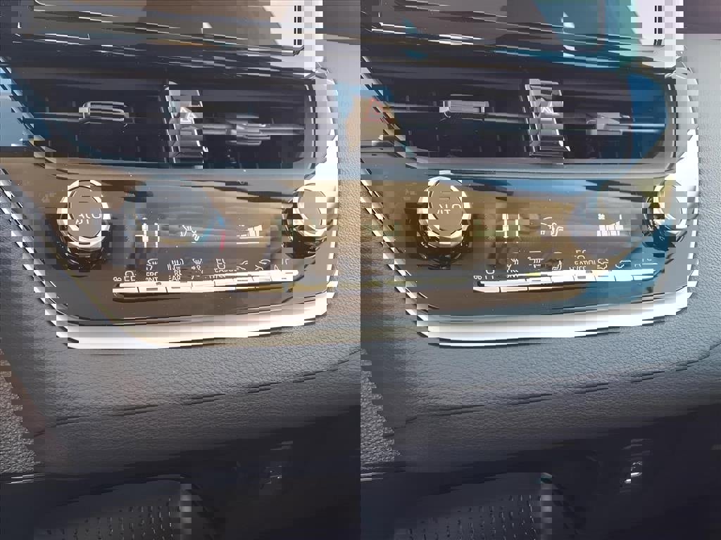 Certified 2026 Toyota Corolla LE image 18