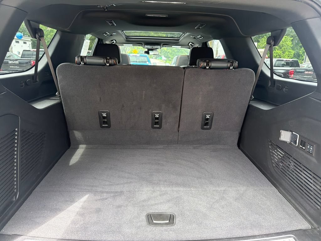 Certified 2025 GMC Yukon XL AT4 AWD/4WD image 24