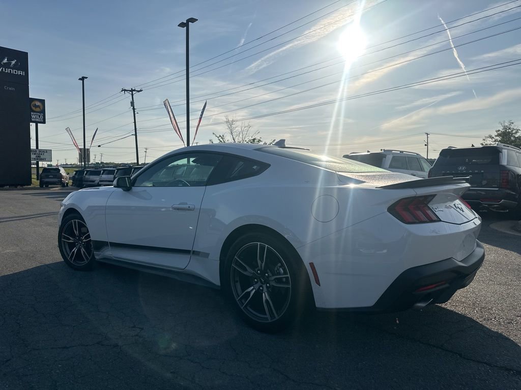 Used 2025 Ford Mustang Coupe image 8