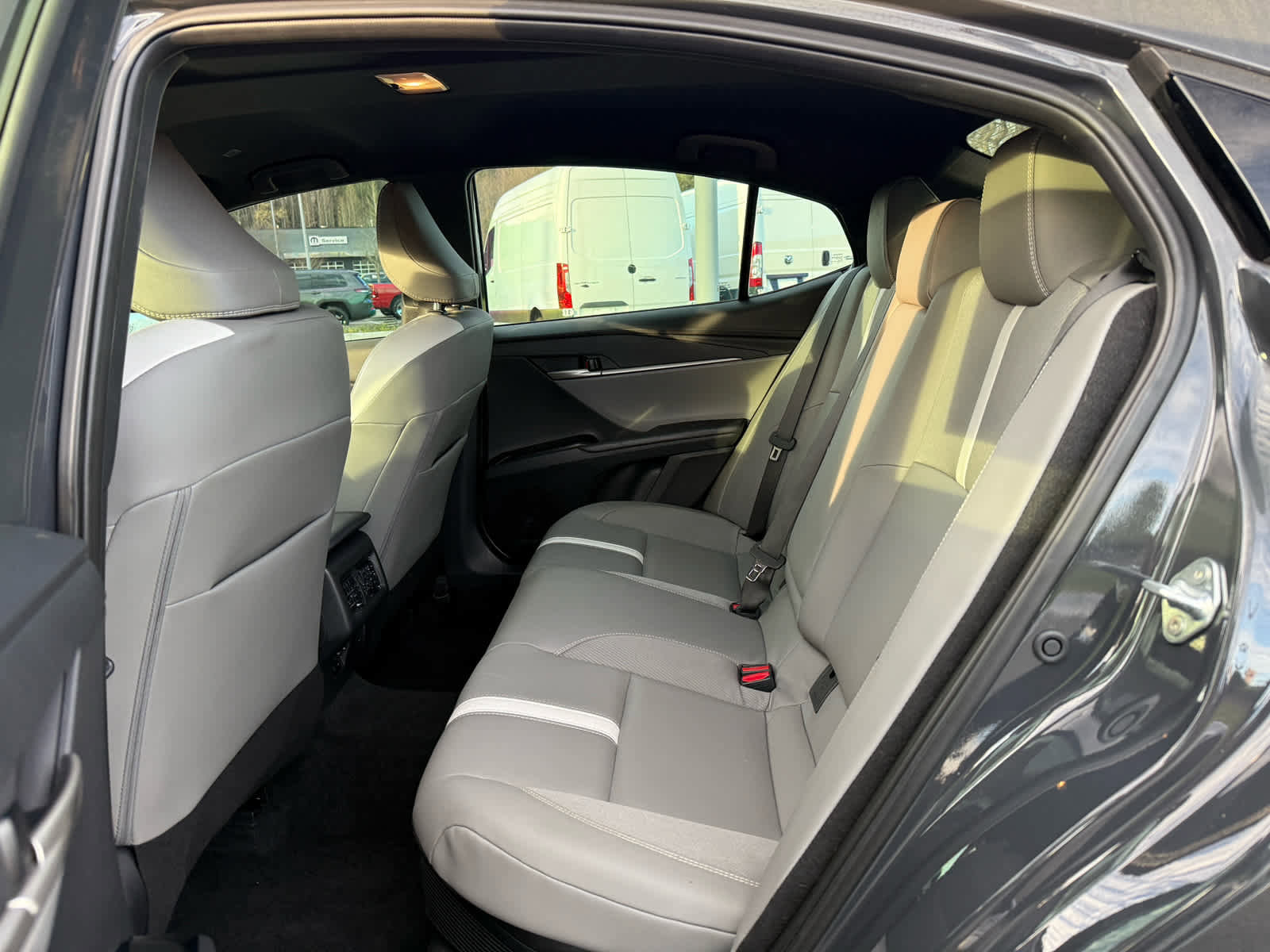 Used 2025 Toyota Camry SE image 24