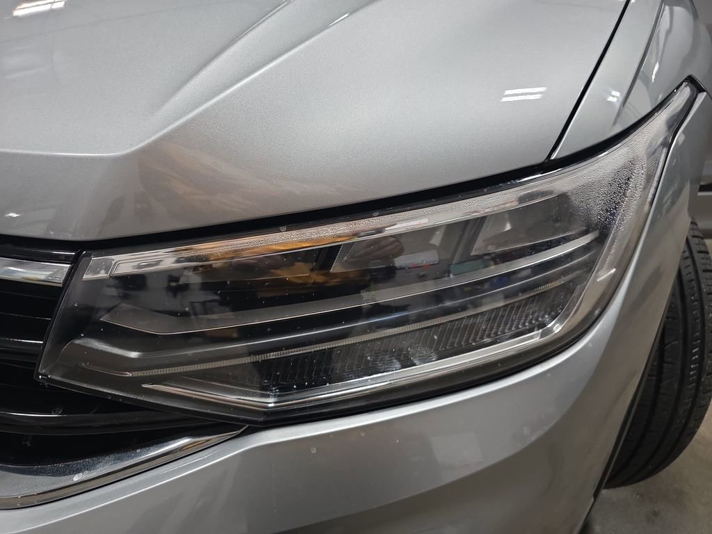 Used 2022 Volkswagen Tiguan SE R-Line image 31