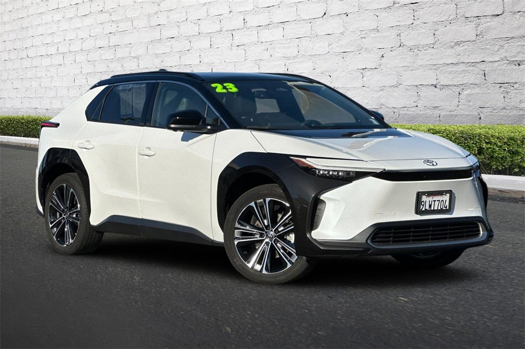 Used 2023 Toyota bZ4X Limited image 2