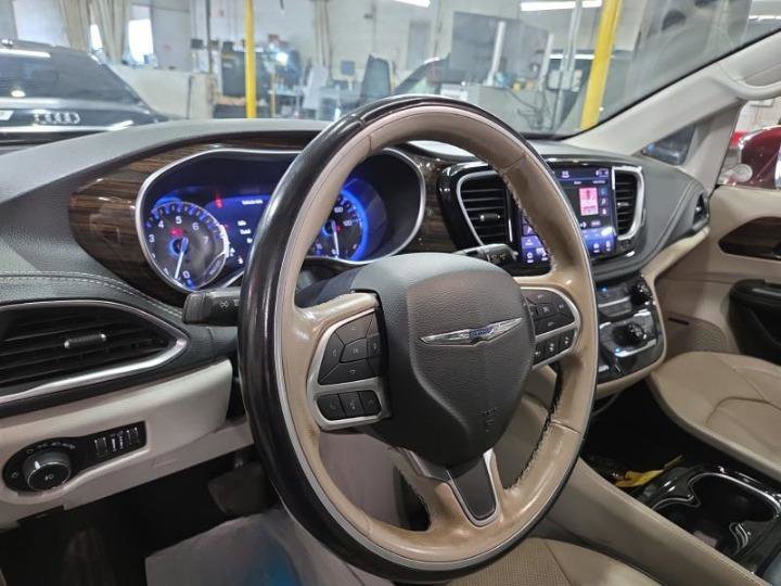 Used 2021 Chrysler Pacifica Limited w/ Premium & Safety Sphere Group AWD/4WD image 8