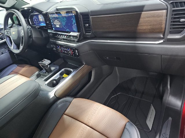 Used 2026 Chevrolet Silverado 1500 High Country AWD/4WD image 32