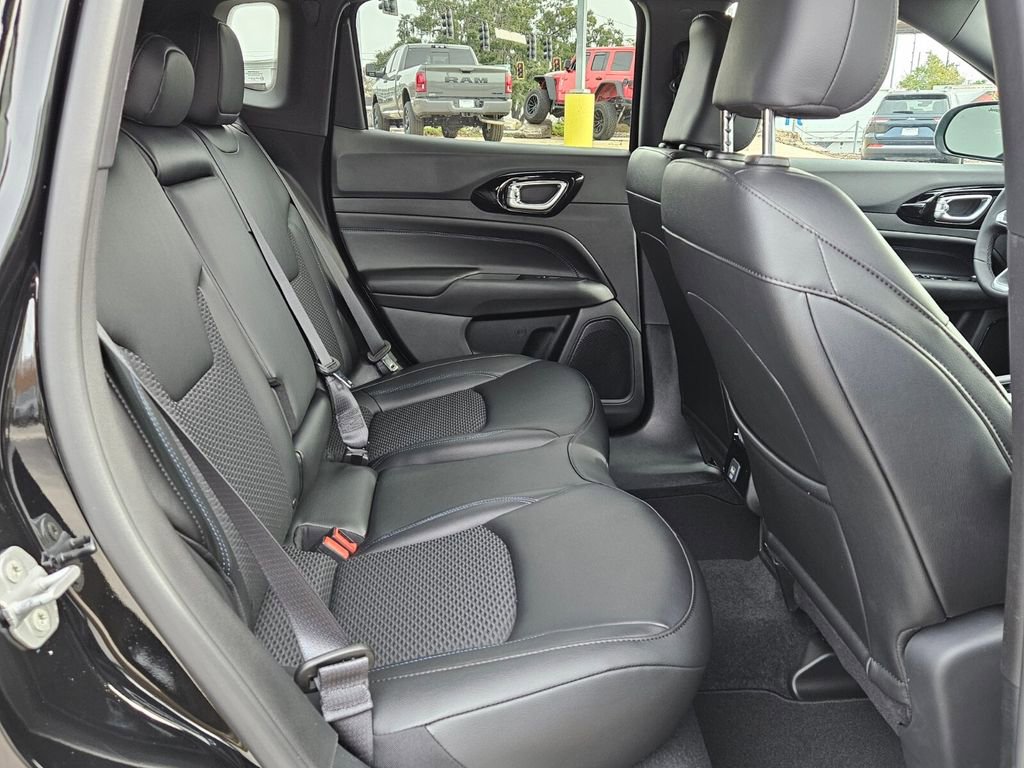 New 2026 Jeep Compass Latitude image 14