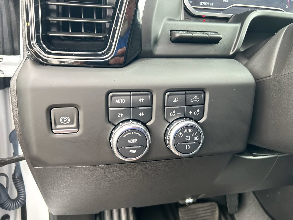Used 2023 GMC Sierra 1500 AT4 w/ AT4 Premium Package AWD/4WD image 22