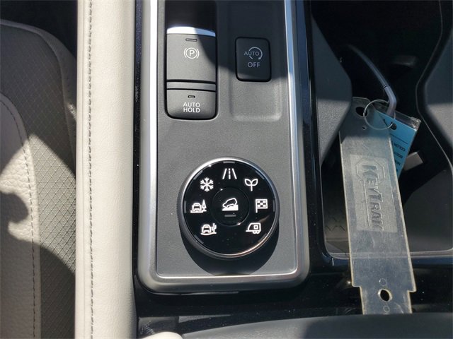 New 2025 Nissan Pathfinder SL image 21