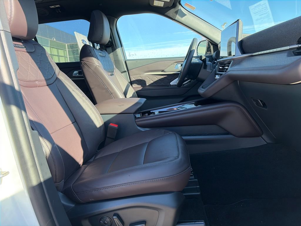 Used 2026 Ford Explorer Platinum w/ LUX Leather Package image 19