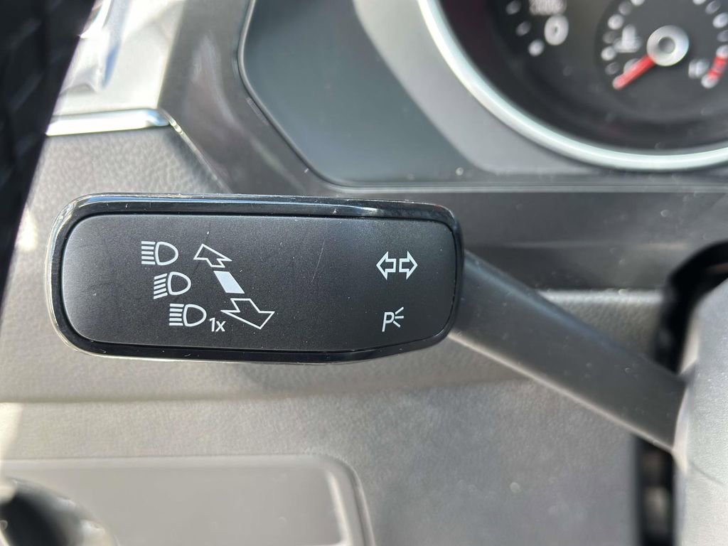 Used 2019 Volkswagen Tiguan SE w/ Panoramic Sunroof Package image 21