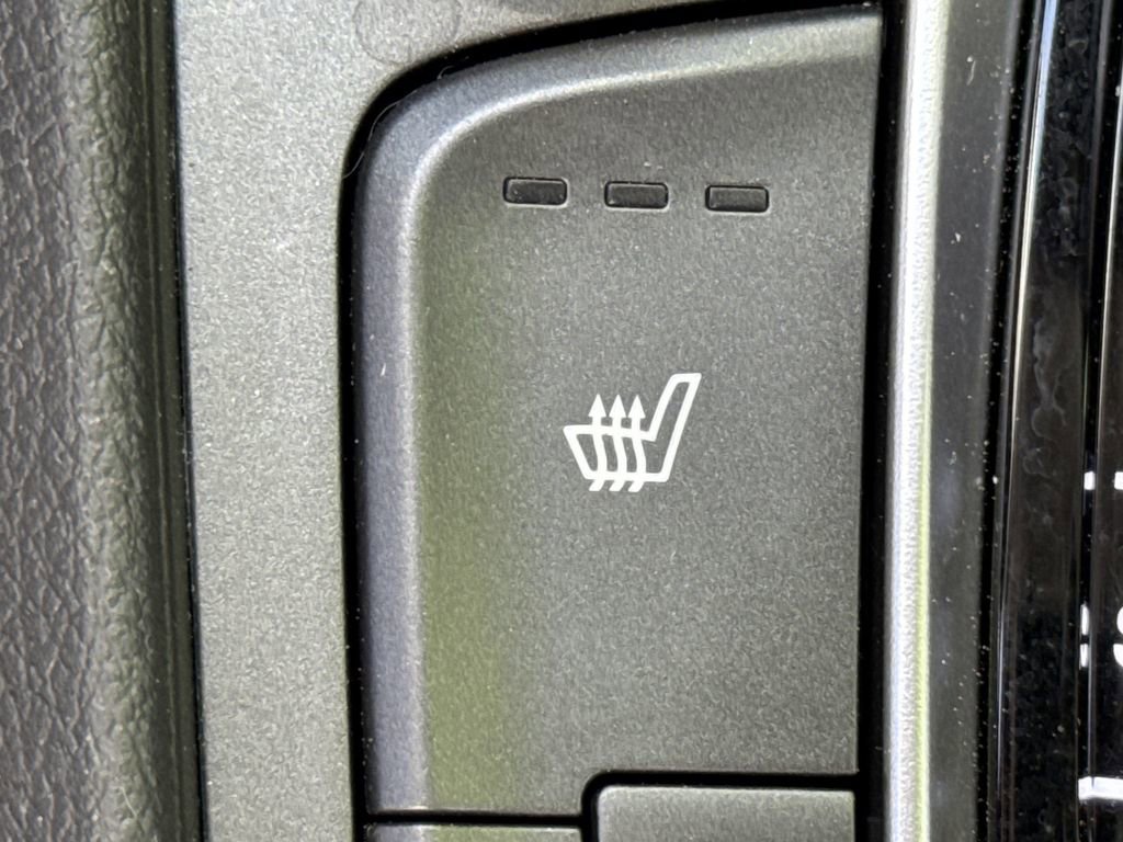 Used 2023 Hyundai Kona Limited w/ Cargo Package image 31