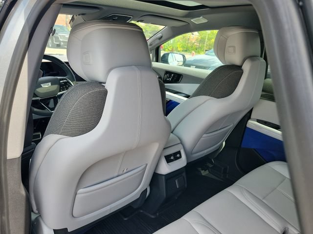 New 2027 Cadillac Optiq Sport w/ LPO, Floor Liner Package AWD/4WD image 27