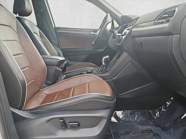 Used 2022 Volkswagen Tiguan SEL R-Line image 23