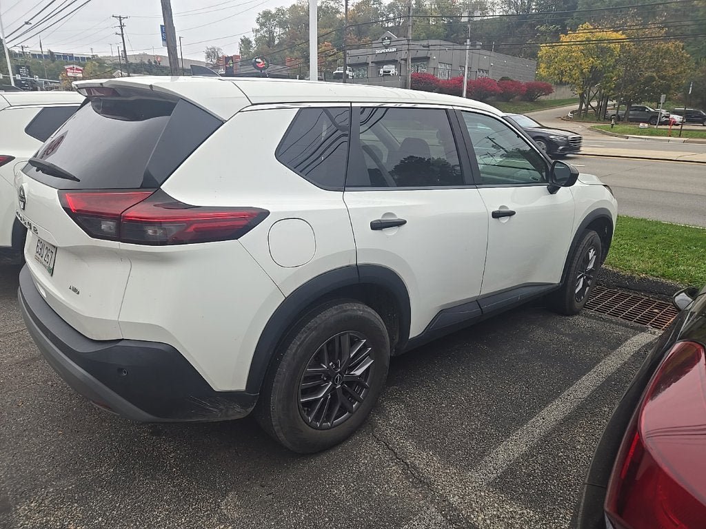 Used 2023 Nissan Rogue S AWD/4WD image 4