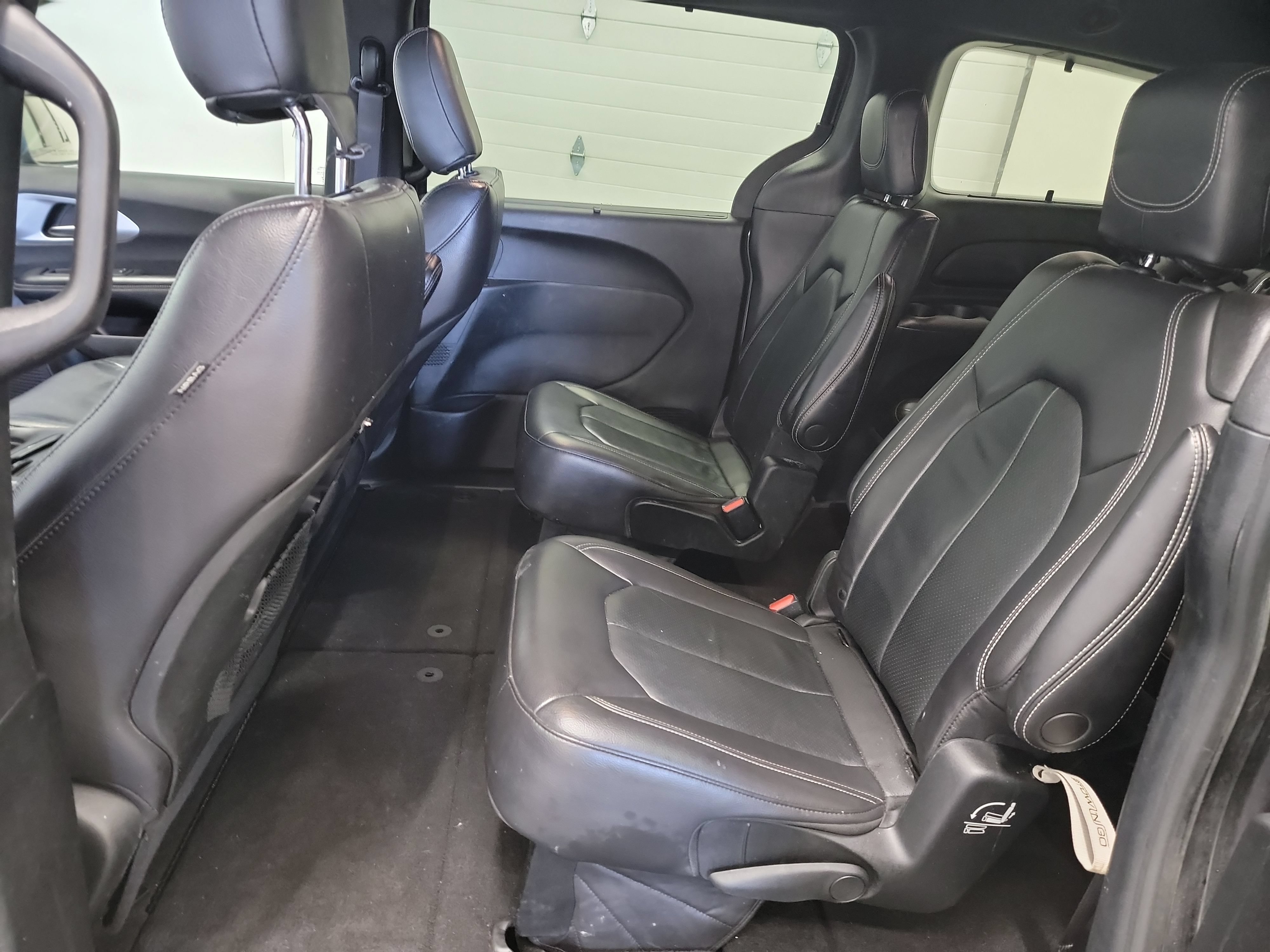 Used 2021 Chrysler Pacifica Touring-L w/ S Appearance Package FWD image 27