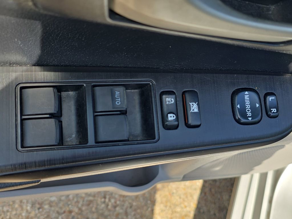 Used 2012 Toyota Camry LE image 23